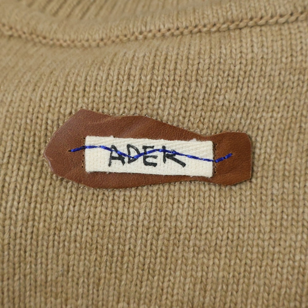 ADER ERROR(アーダーエラー) 20AW バックロゴパッチ Vネックニットセーター ブラウン BTAFWLK09BG1