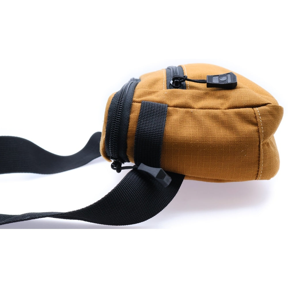 CARHARTT(カーハート) CARGO HIP PACK BAG カーゴ マルチポケット ロゴデザイン ヒップ バック ブラウン 8204-S126240