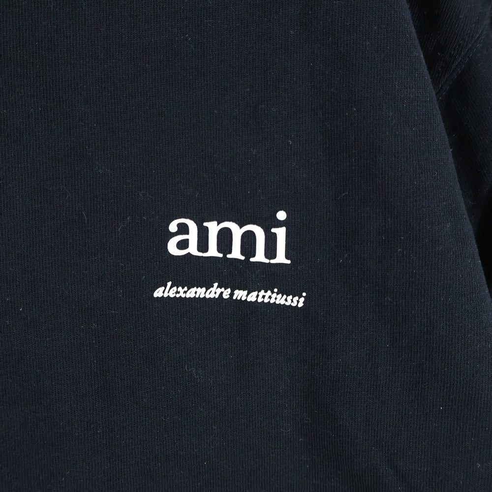 ami paris(アミパリス) ロゴプリント バックハートエンブロイダリー クルーネック半袖Tシャツ カットソー ブラック UTS024.726