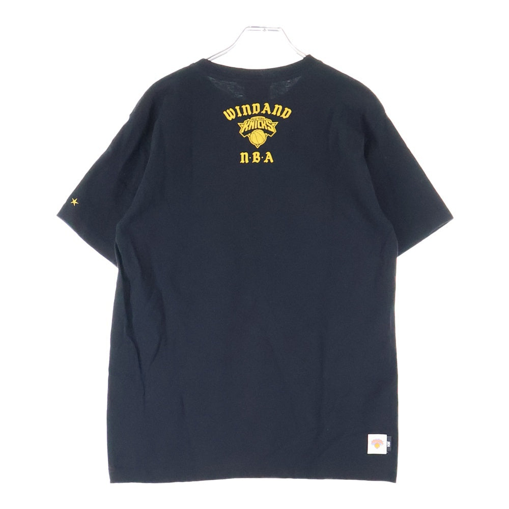 WIND AND SEA(ウィンダンシー) 25SS ×NBA Boston Celtics TEE エヌビーエー ボストン セルティックス 半袖Tシャツ カットソー ブラック/イエロー WDS-C-NPO-25-Q3-05