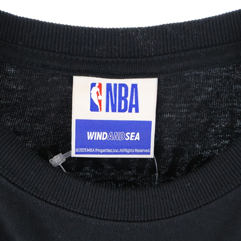 WIND AND SEA(ウィンダンシー) 25SS ×NBA Boston Celtics TEE エヌビーエー ボストン セルティックス 半袖Tシャツ カットソー ブラック/イエロー WDS-C-NPO-25-Q3-05