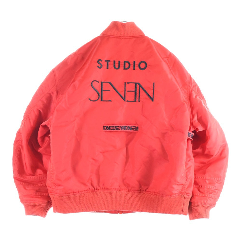 STUDIO SEVEN(スタジオセブン) ロゴデザインコブラベルト付き マルチポケット ジップアップ エムエーワン フライトジャケット レッド 70863642