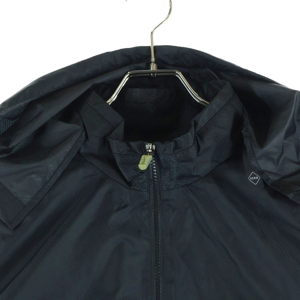 NIKE(ナイキ) ×F.C.R.B. エフシーアールビー 胸ロゴデザイン マルチポケット フーデッド ジップアップ ナイロンジャケット ブラック F0 MAS