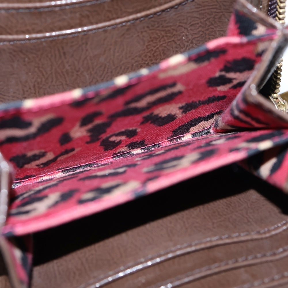 MARC BY MARC JACOBS(マーク バイ マーク ジェイコブス) フロントロゴデザインプレート フェイクスキン ミニウォレット 財布 ブラウン