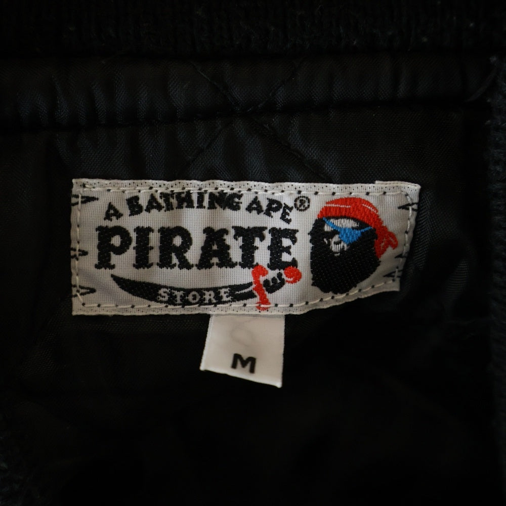A BATHING APE(アベイシングエイプ) PIRATE ロゴ刺繍 ウールスタジャン スナップブルゾン ブラック 4910-141-001