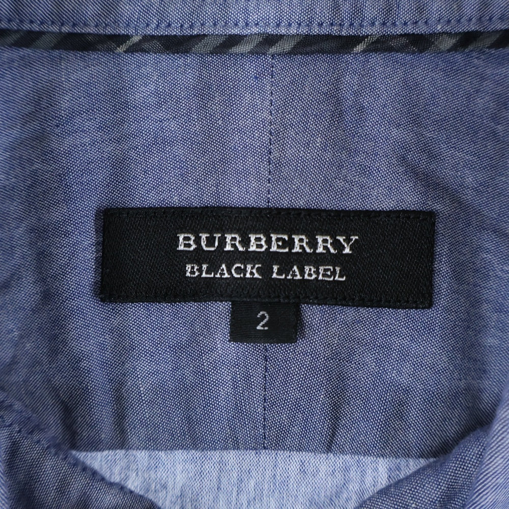 BURBERRY BLACK LABEL(バーバリー ブラックレーベル) 胸ロゴデザイン 比翼仕立て ラウンドカラー 長袖シャツ ブルー D1M53-353-25