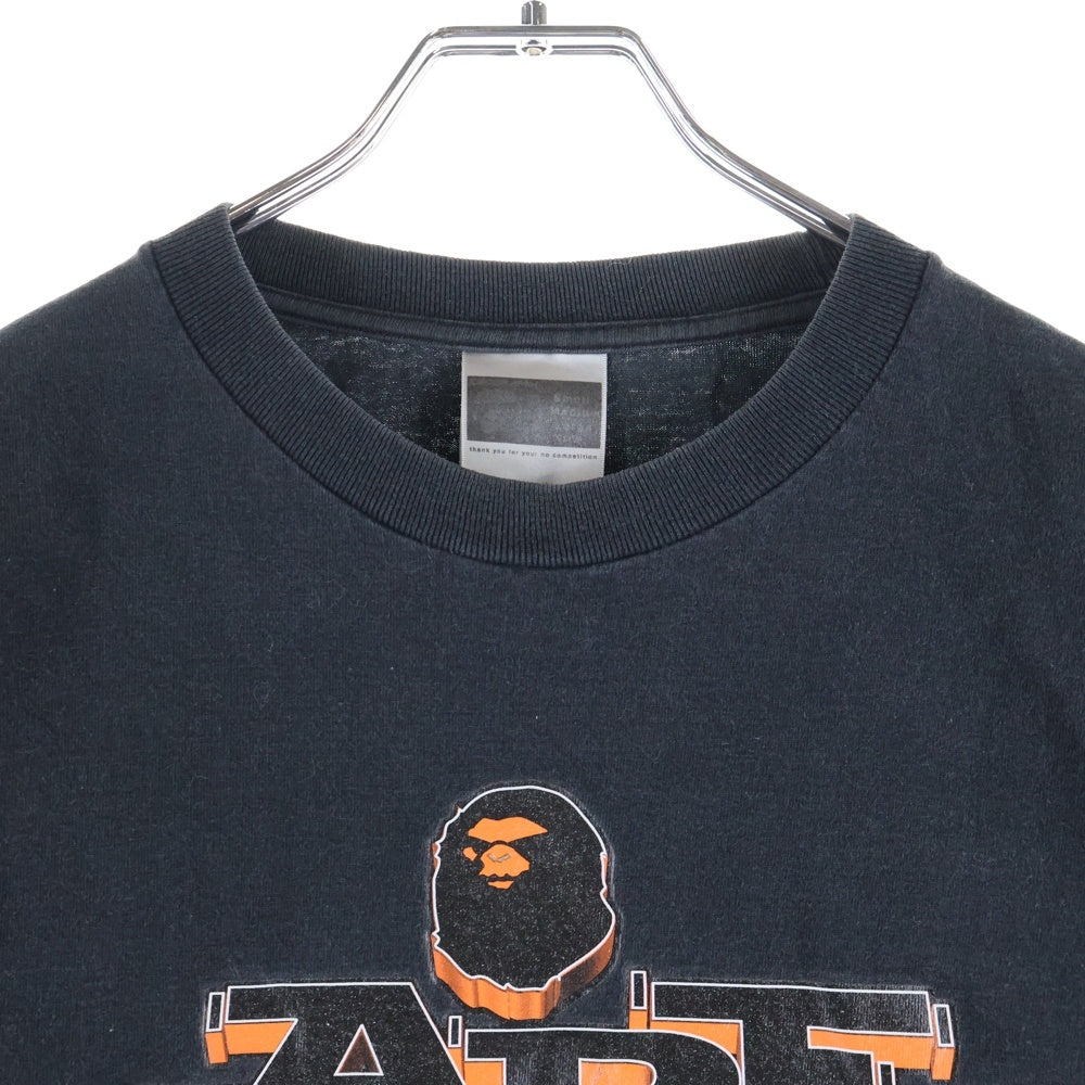 A BATHING APE(アベイシングエイプ) センター ロゴプリント クルーネック 長袖ロングスリーブTシャツ カットソー ブラック/オレンジ