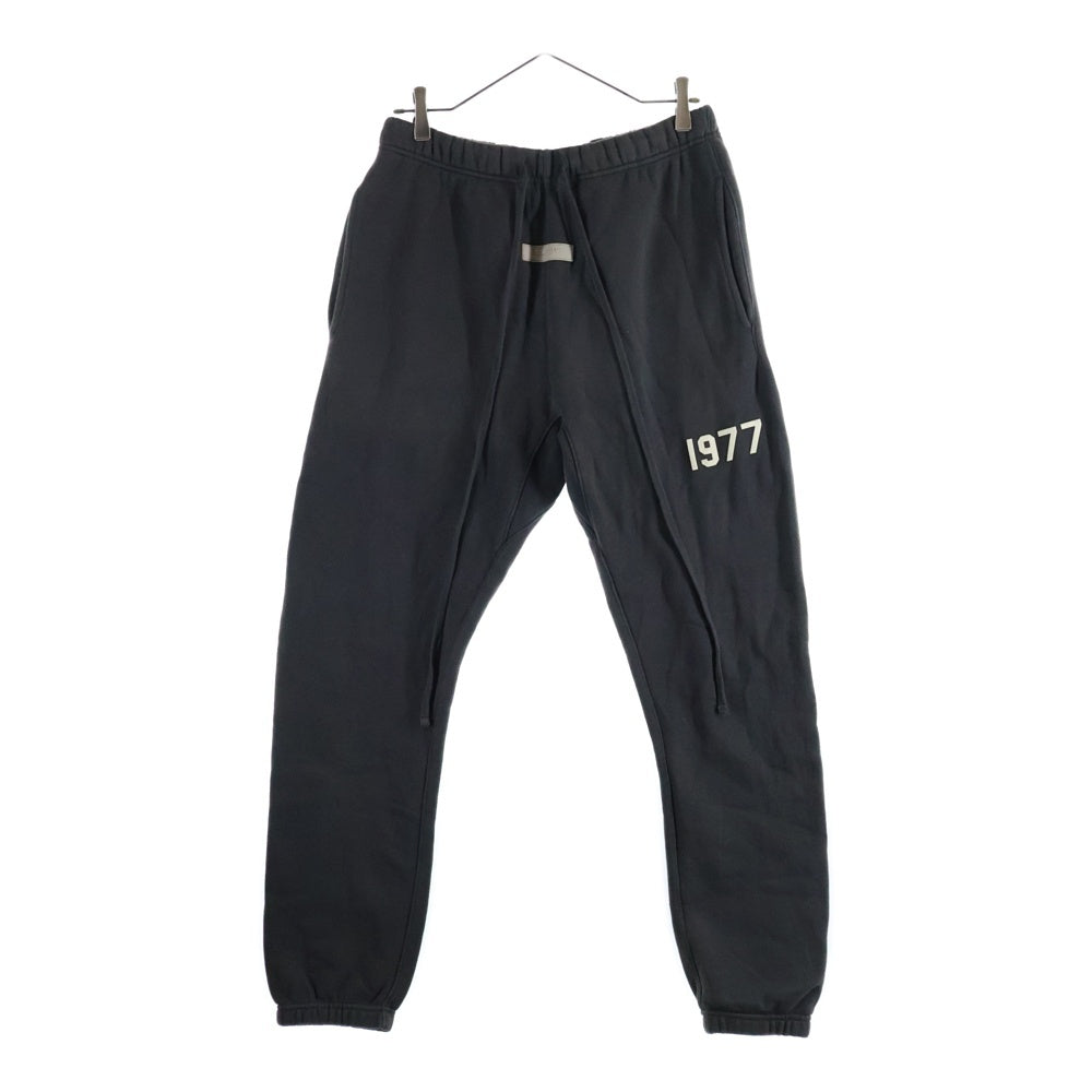 ESSENTIALS FEAR OF GOD(エッセンシャル フィアオブゴッド) 1977 フロントロゴデザイン マルチポケット ドローストリング スウェットパンツ ブラック