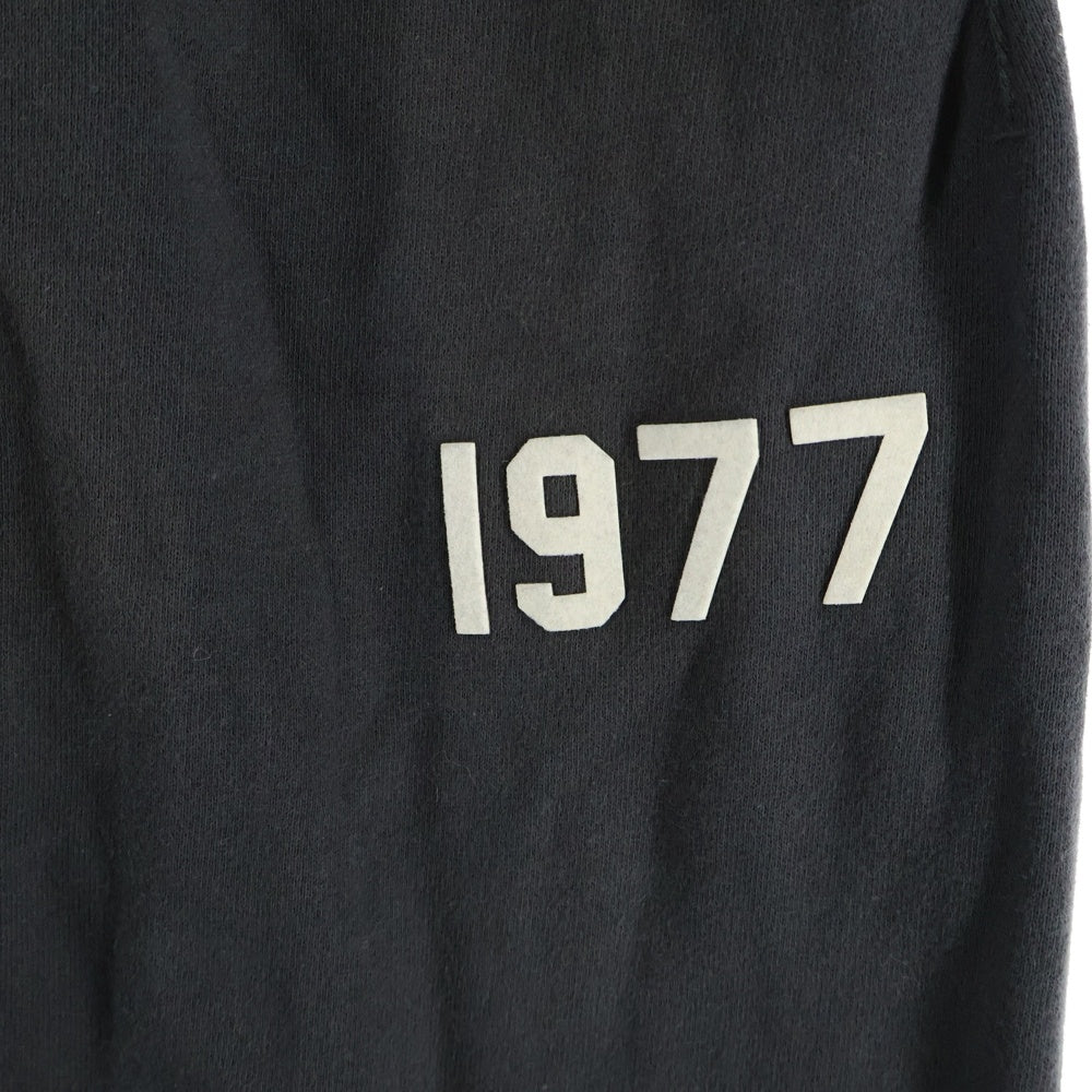 ESSENTIALS FEAR OF GOD(エッセンシャル フィアオブゴッド) 1977 フロントロゴデザイン マルチポケット ドローストリング スウェットパンツ ブラック