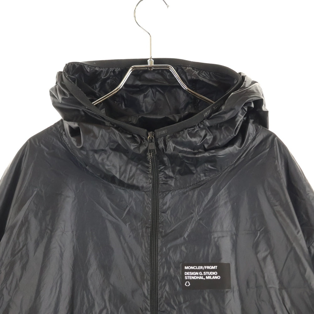 MONCLER(モンクレール) 21AW × FRAGMENT DESIGN フラグメント フロントワッペン バックロゴプリント ジップアップ ナイロンマウンテンパーカー ブラック G209U1A00024 595B1