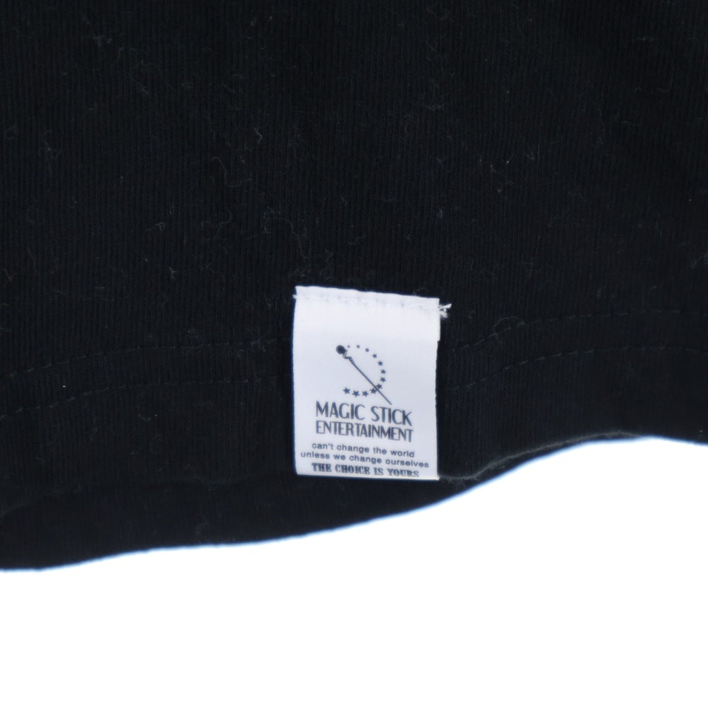 MAGIC STICK(マジックスティック) フロントプリント クルーネック半袖Tシャツ カットソー ブラック