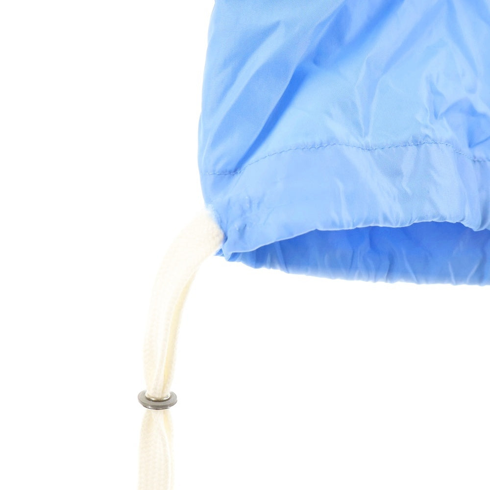 EACH×OTHER(イーチ アザー) 18AW ロゴプリント ハーフジップ プルオーバー フーデッド ナイロン ジャケット レディース ライトブルー FW18G13065