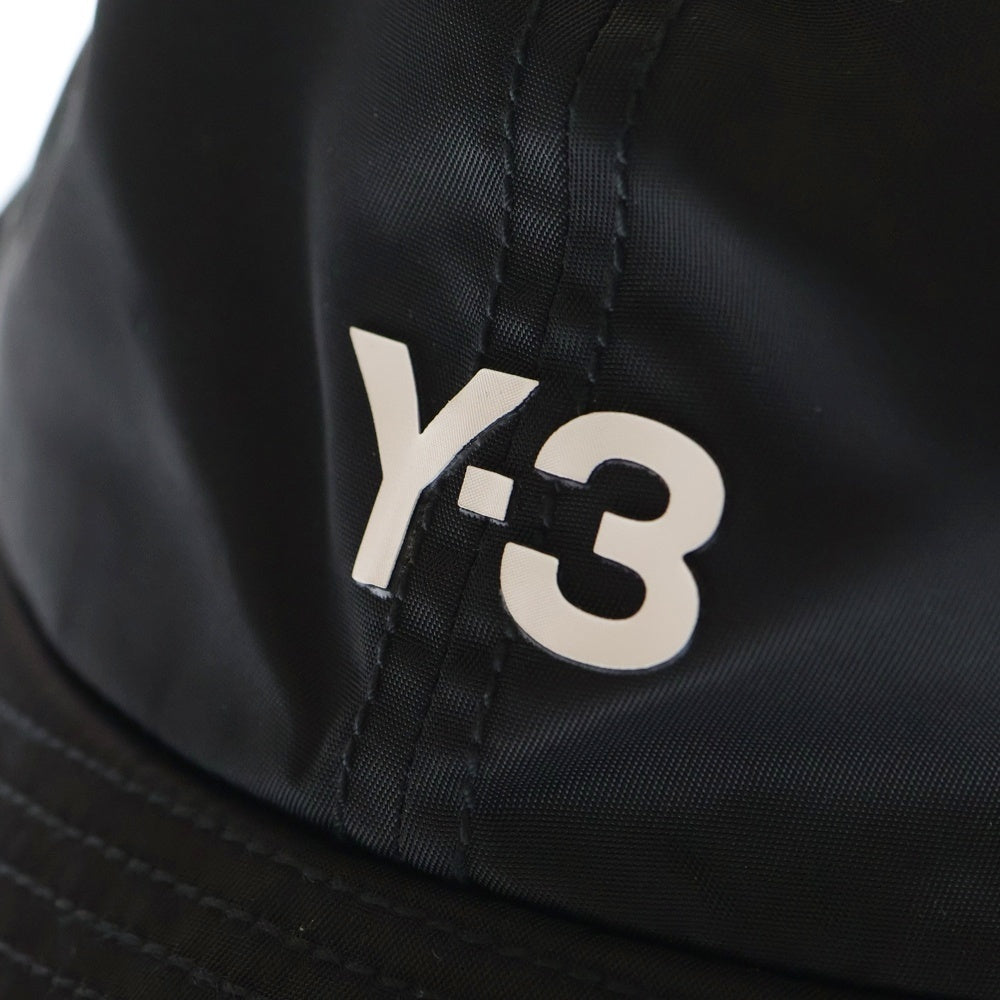 Y-3(ワイスリー) STRAPS HAT ストラップス タルク ロゴデザイン つば付き バケットハット キャップ 帽子 ブラック JP1147