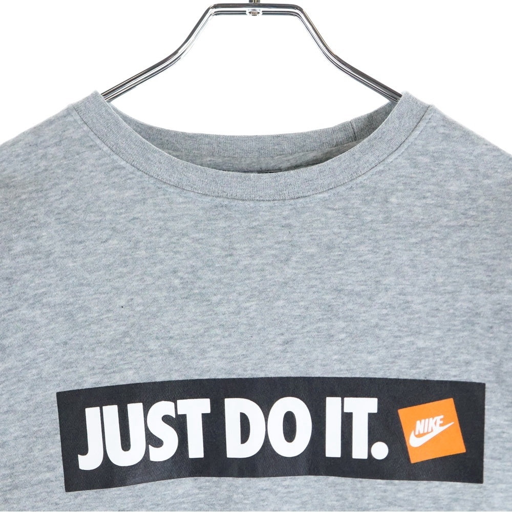 NIKE(ナイキ) JUST DO IT フロントロゴプリント クルーネック スウェット トレーナー グレー
