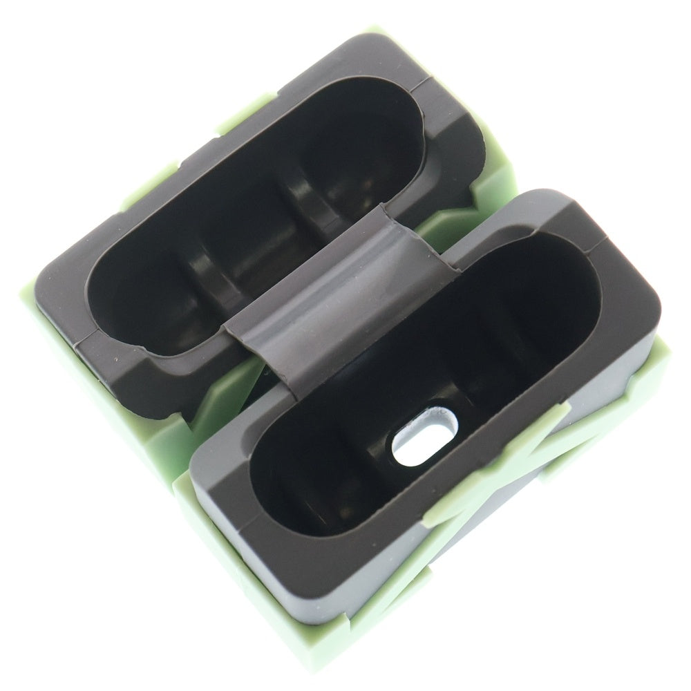 OFF-WHITE(オフホワイト) AIRPODS CASE シリコン エアーポッツ ケース グレー/グリーン OMZS22-RTW1251