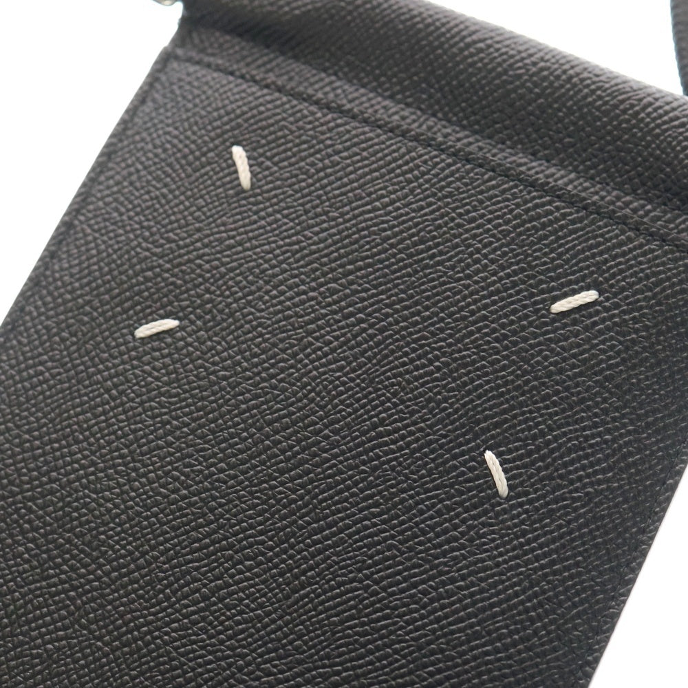 Maison Margiela 11(メゾンマルジェラ11) 4ステッチ グレイニーレザー スマートフォンフォルダー ショルダーポーチ ブラック SA1VZ0002 レディース