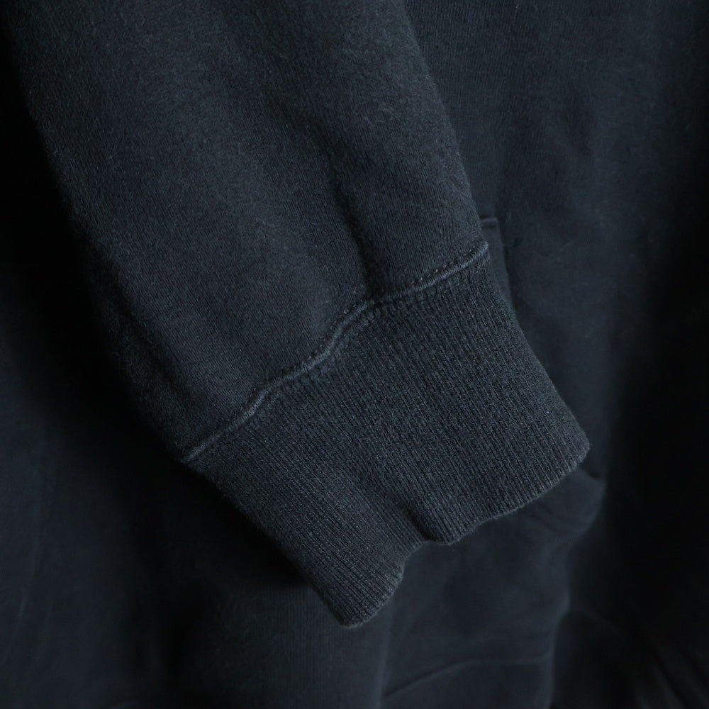 THE BLACK EYE PATCH(ブラックアイパッチ) 胸ロゴデザイン カンガルーポケット フーデッド スウェット パーカー ブラック 50641202