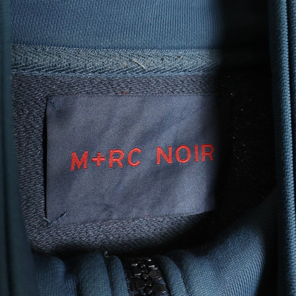 M+RC NOIR(マルシェノア) フロントロゴデザイン ドローストリング ハーフジップ スウェット セーター ブルー