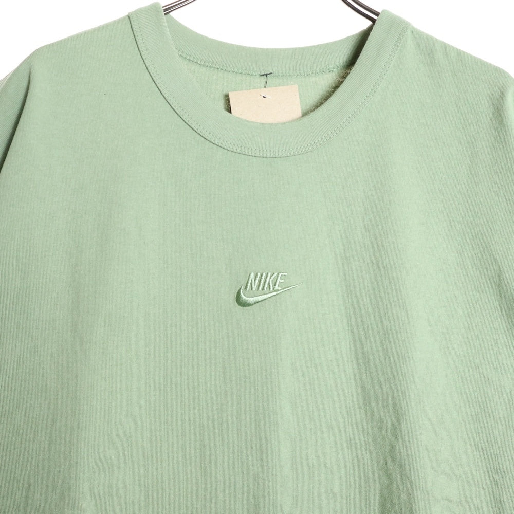 NIKE(ナイキ) NSW PREM ESSNTL SUST TEE フロントロゴ刺繍 クルーネック 半袖Tシャツ カットソー グリーン DO7393-386