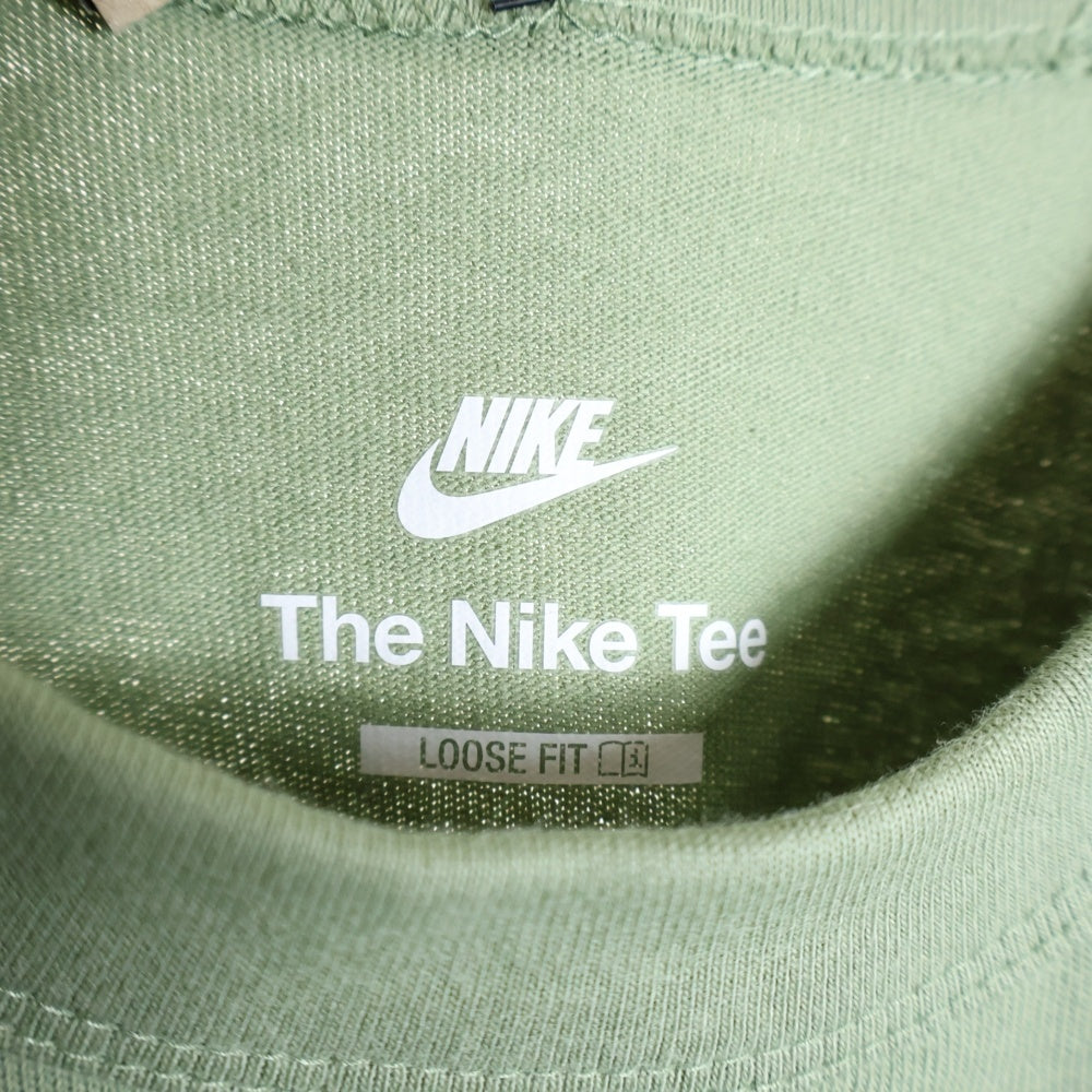 NIKE(ナイキ) NSW PREM ESSNTL SUST TEE フロントロゴ刺繍 クルーネック 半袖Tシャツ カットソー グリーン DO7393-386