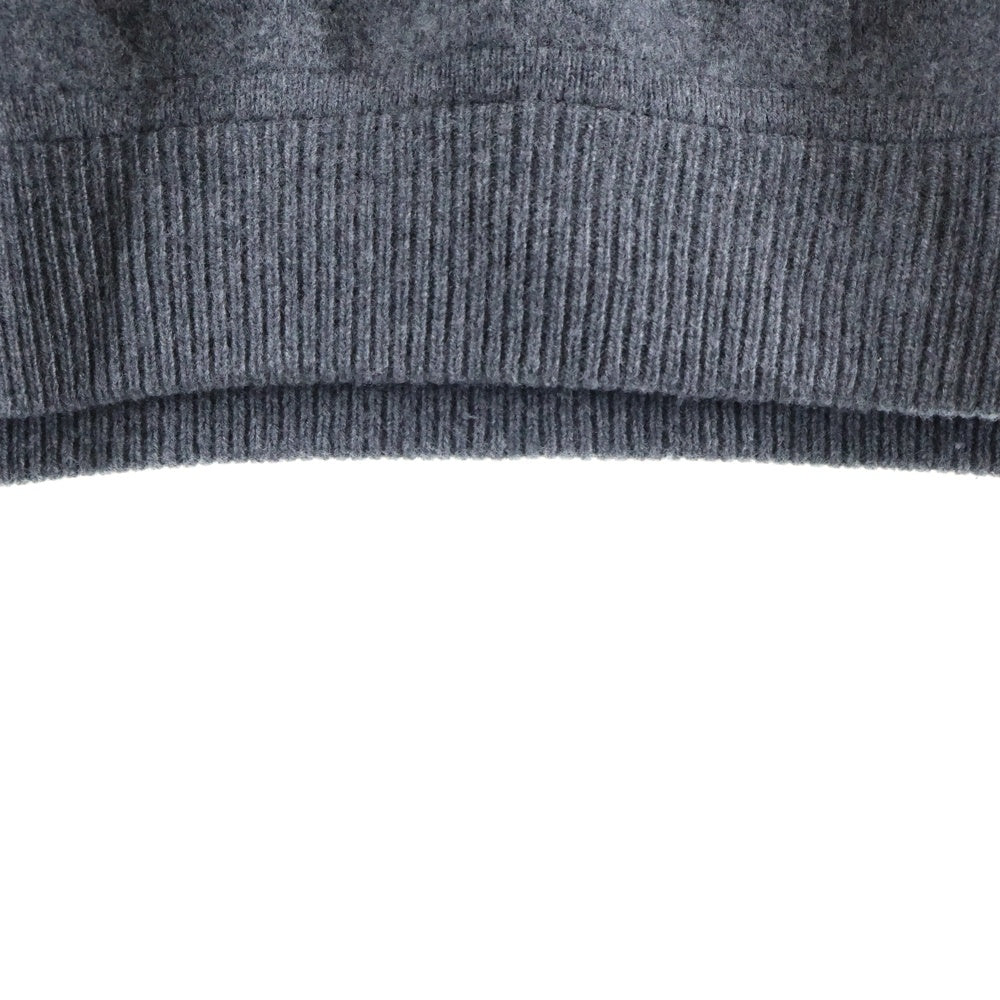 MONCLER(モンクレール) 24AW アームロゴワッペン クルーネック カシミヤ混 ウール ニットセーター グレー J20919C00014 M4281