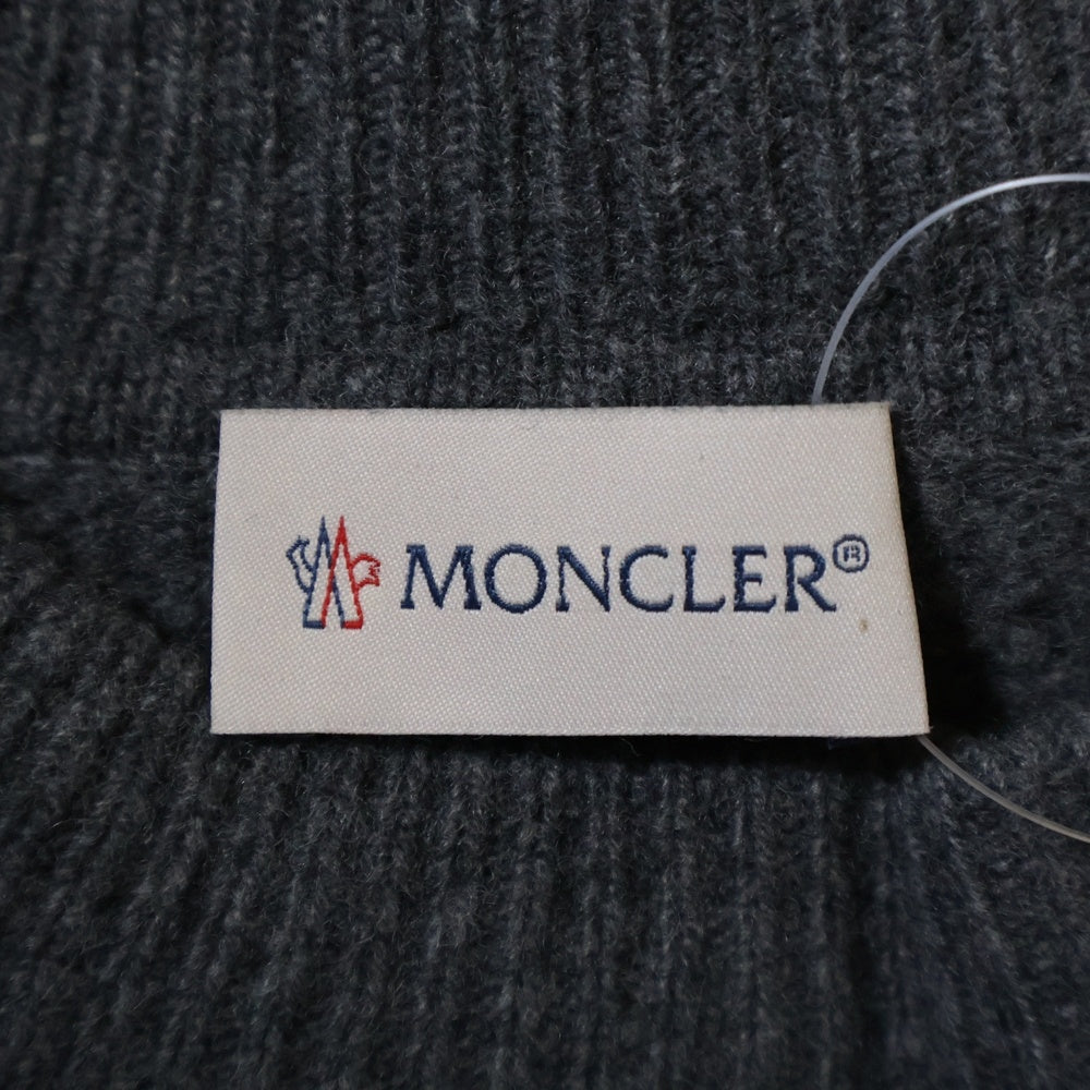 MONCLER(モンクレール) 24AW アームロゴワッペン クルーネック カシミヤ混 ウール ニットセーター グレー J20919C00014 M4281