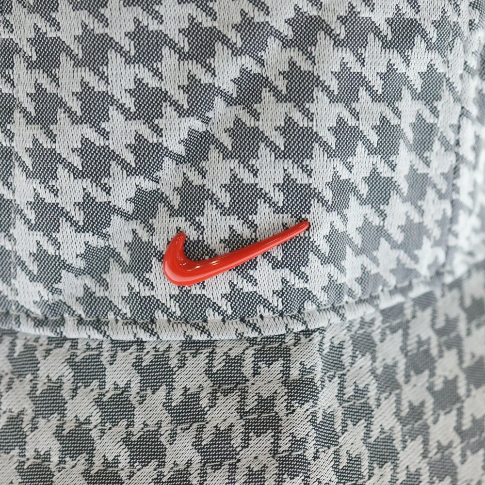 NIKE(ナイキ) ハングトゥース 総柄 ロゴデザイン バケットハット 帽子 グレー DJ5840-010