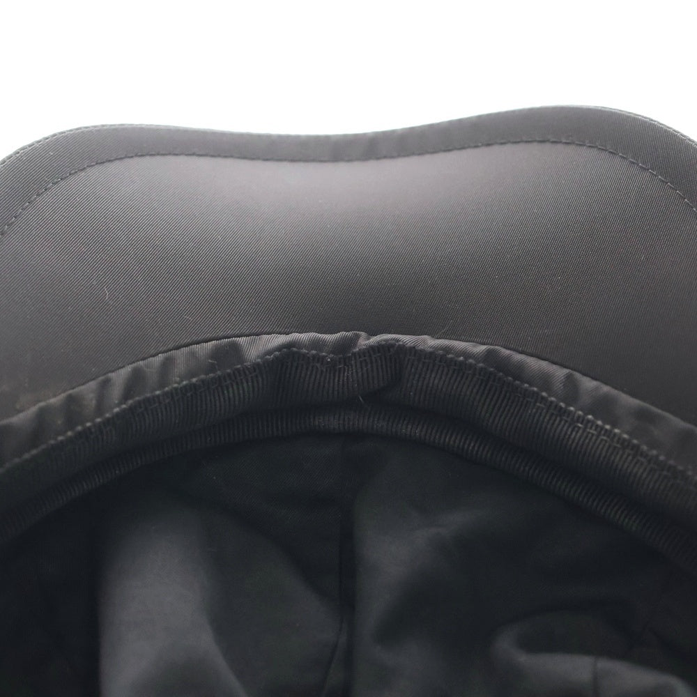 PRADA(プラダ) RE-NYLON リナイロン トライアングルロゴプレート キャスケット 帽子 ブラック 1HC551 2DMI