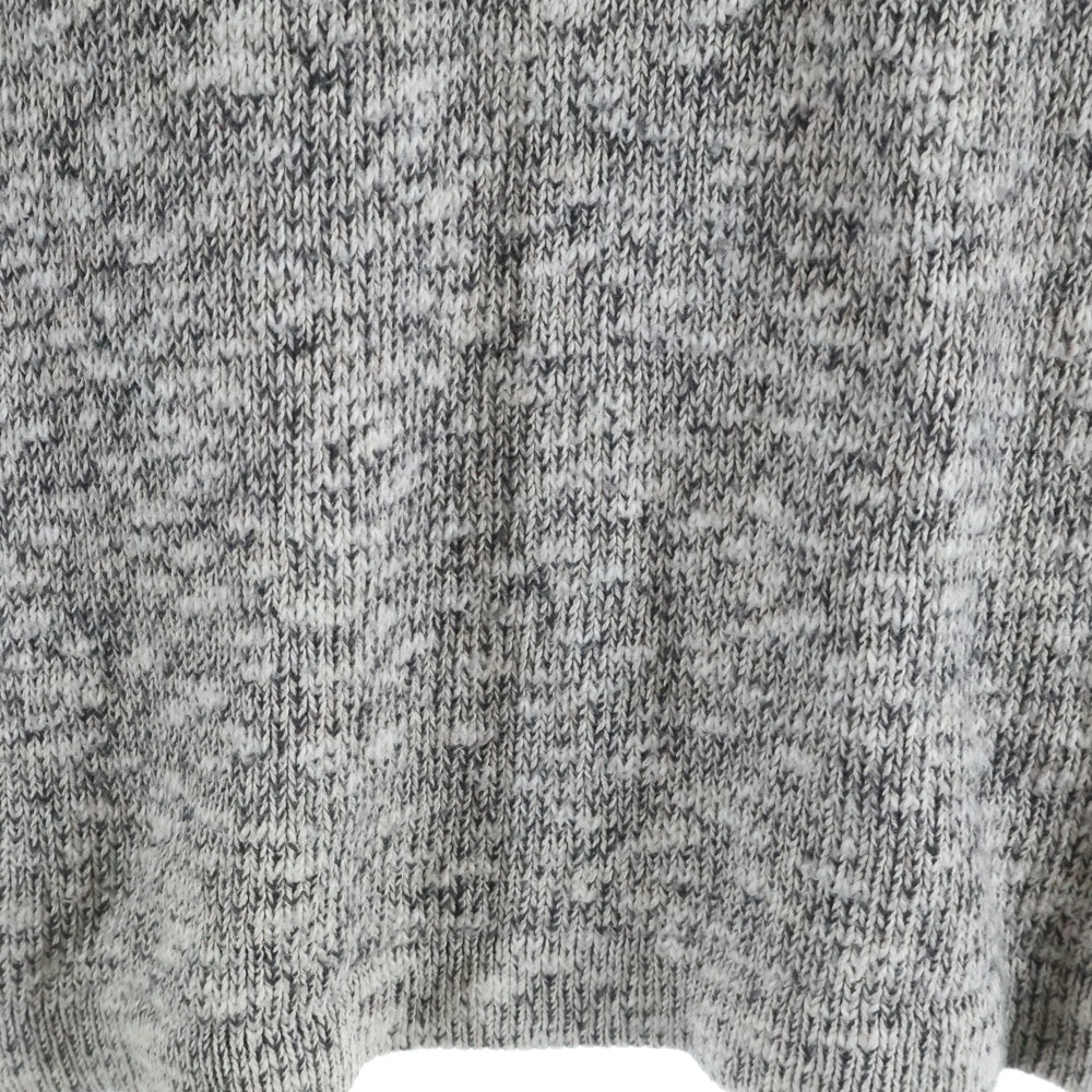 ARMANI(アルマーニ) 胸ラインデザイン ハーフジップ アームロゴデザイン ニット セーター グレー