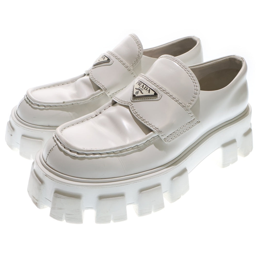 PRADA(プラダ) Monolith Pointy Brushed Leather Loafers モノリス トライアングルロゴ 三角プレート ブラッシュドレザー ローファー ホワイト 2DE129