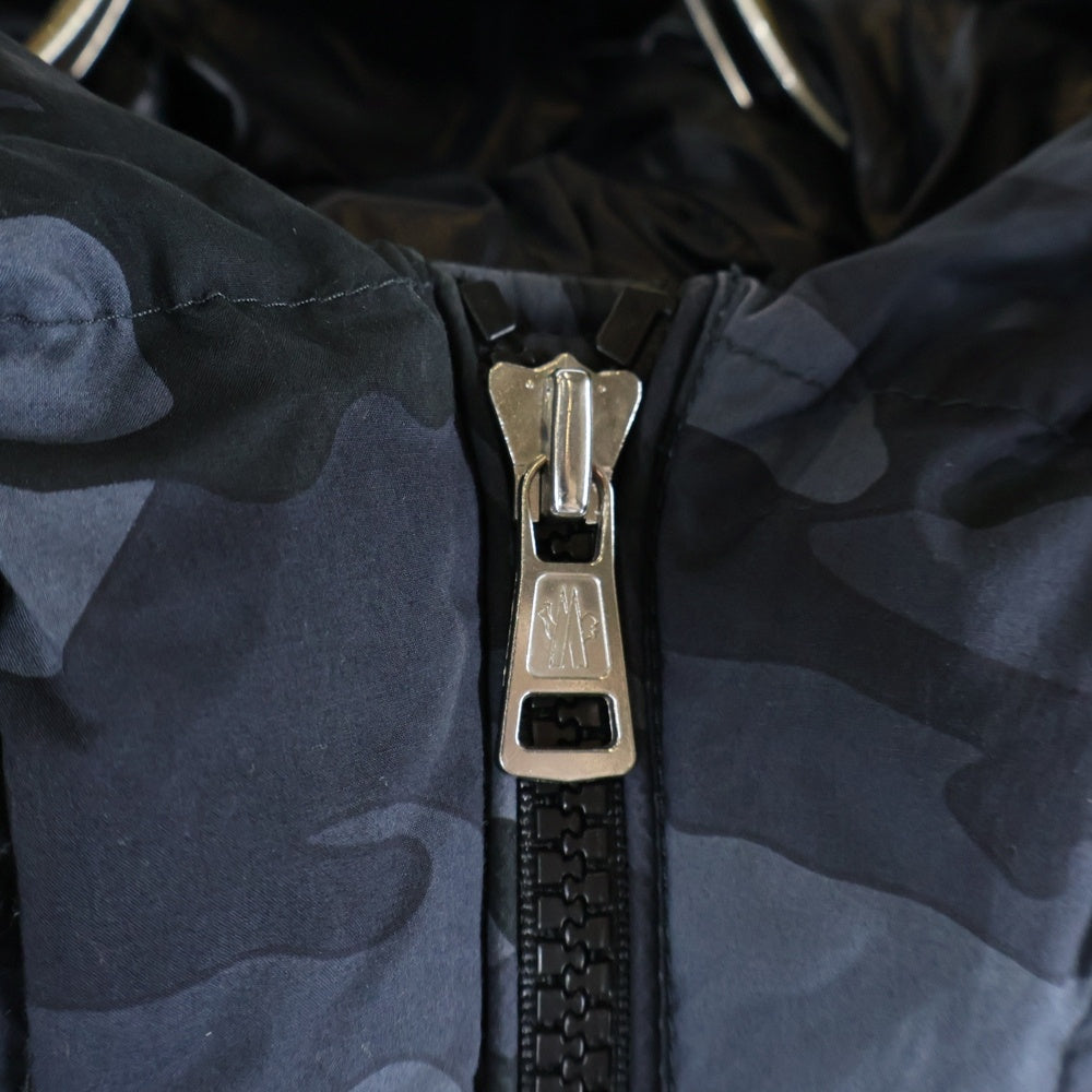 MONCLER(モンクレール) 18AW AITON GIUBBOTTO アイトン カモ柄 フロントロゴ ジップアップ ダウンジャケット ネイビー D2091418405