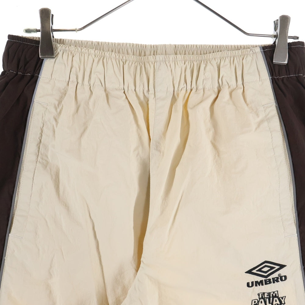 UMBRO(アンブロ) ×TEMPLAY ×FREAKS STORE テンプレイ フリークスストア ロゴエンブロイダリー ドローストリング ナイロントラックパンツ ホワイト 1043394400003