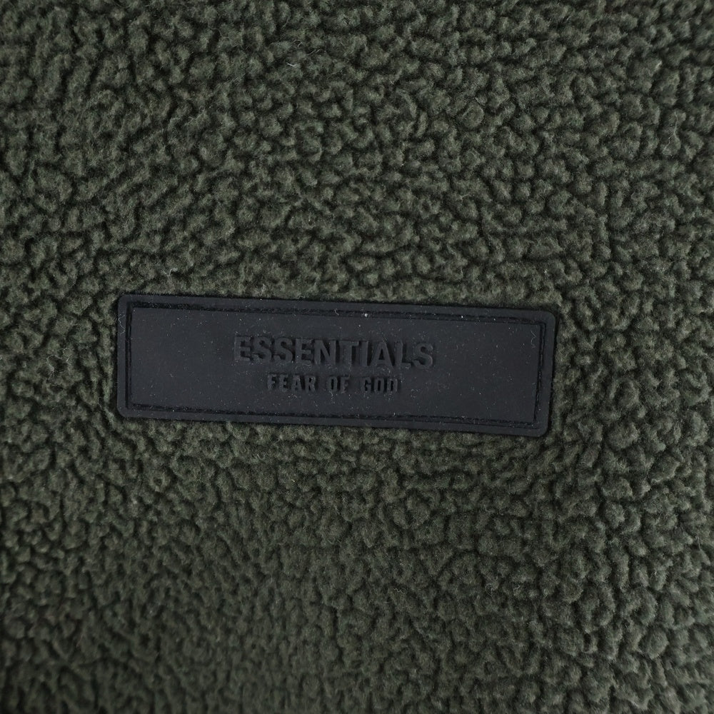 FEAR OF GOD(フィアオブゴッド) 胸ロゴパッチデザイン プルオーバー フーデッド ボア スウェット パーカー カーキ