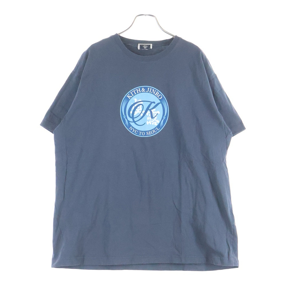 KITH(キス) ×JINRO 眞露 韓国限定 センターロゴプリント 半袖Tシャツ カットソー グレー/ブルー KHM032175