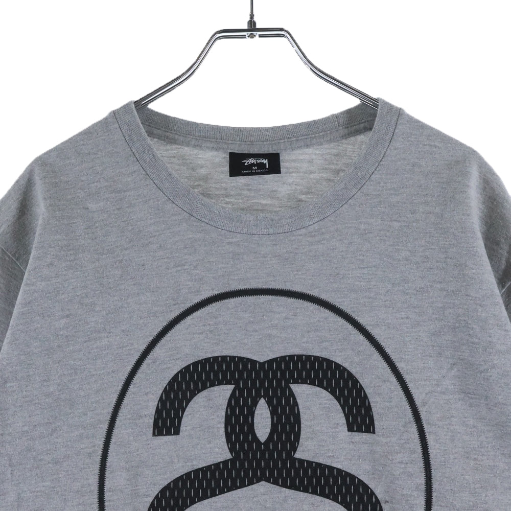 STUSSY(ステューシー) フロントロゴデザイン クルーネック カットソー 半袖Tシャツ グレー
