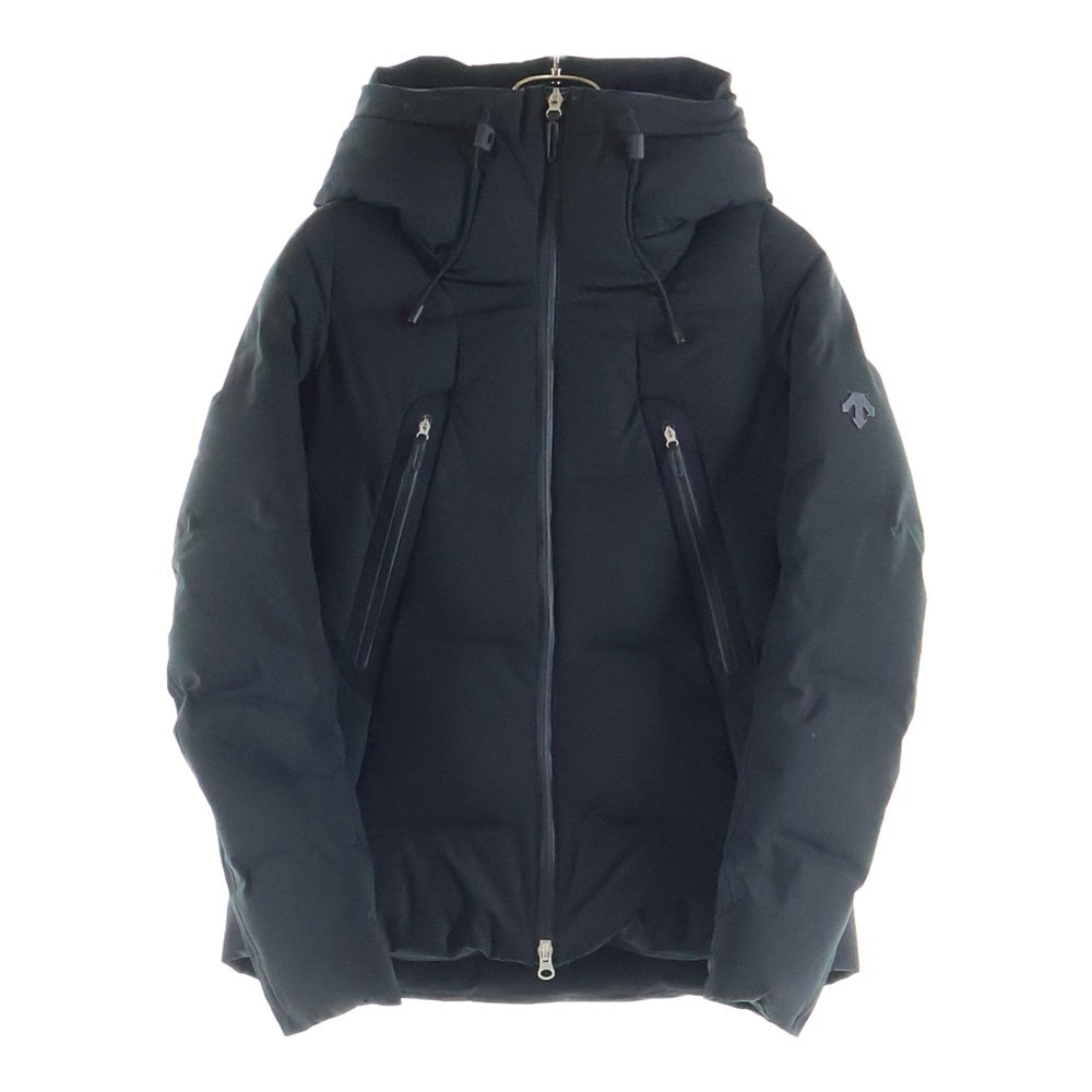 DESCENTE(デサント) アームロゴデザイン マルチポケット ジップアップ ダウンジャケット ブラック DAWWGK4OU