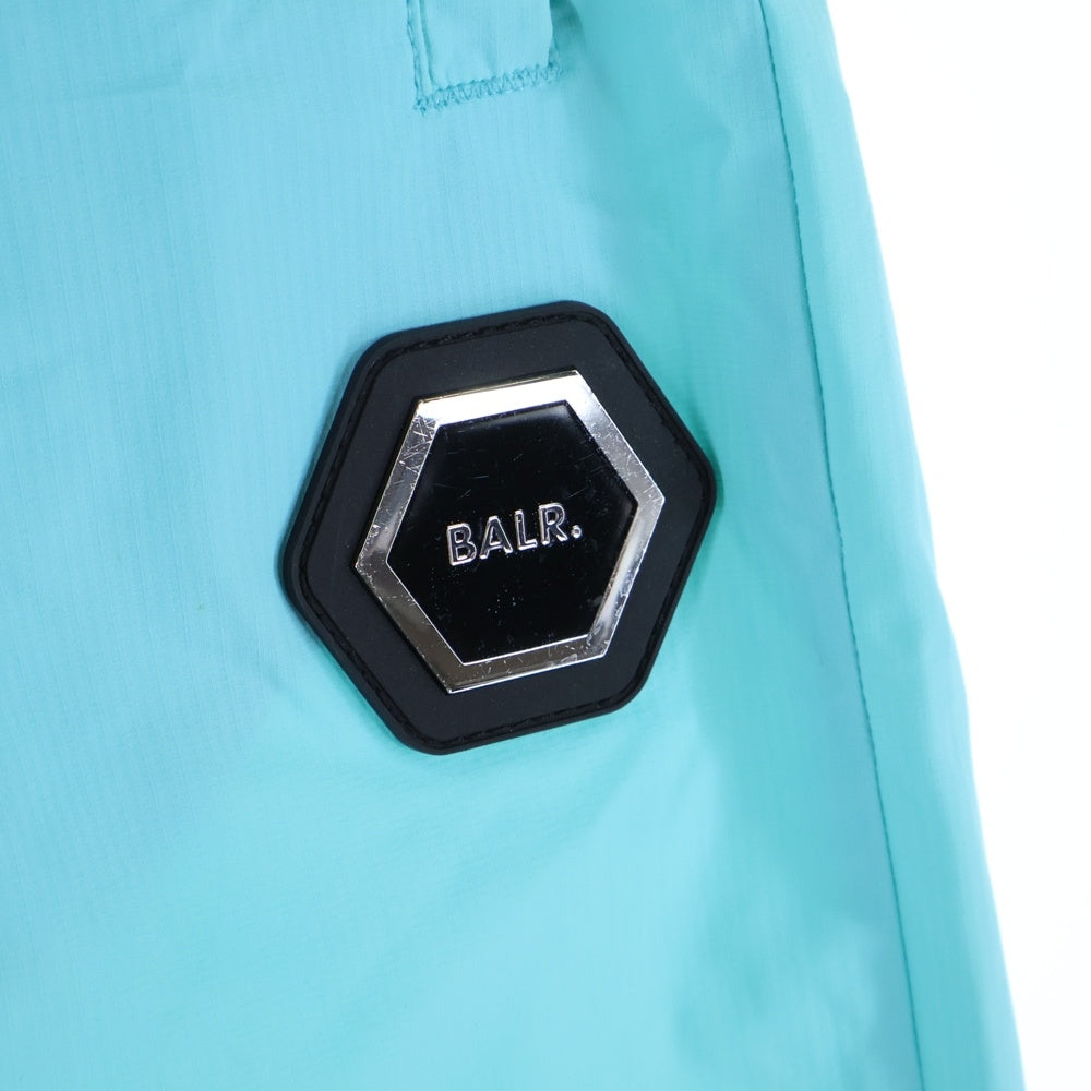 BALR.(ボーラー) ロゴプレート ドローストリング ナイロン カーゴショーツ ハーフパンツ ブルー SKU B1433 1019