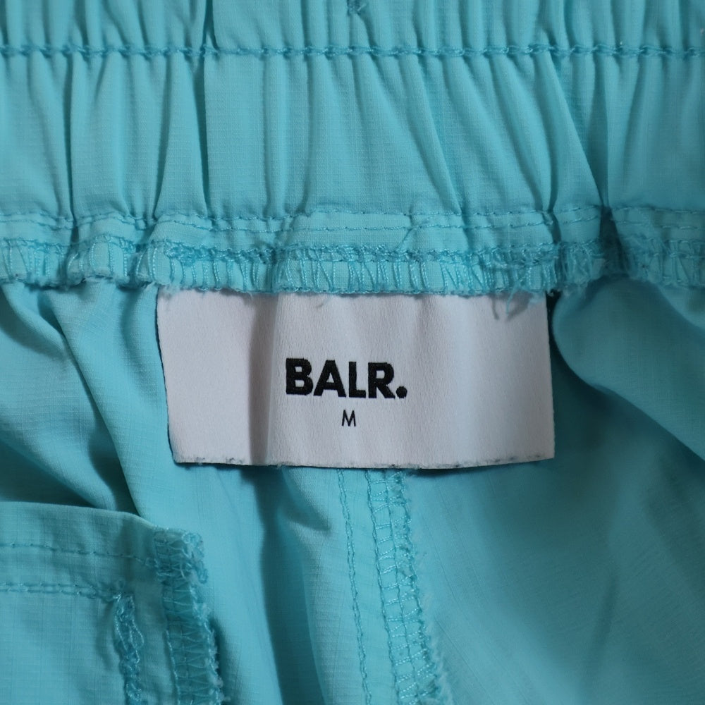 BALR.(ボーラー) ロゴプレート ドローストリング ナイロン カーゴショーツ ハーフパンツ ブルー SKU B1433 1019