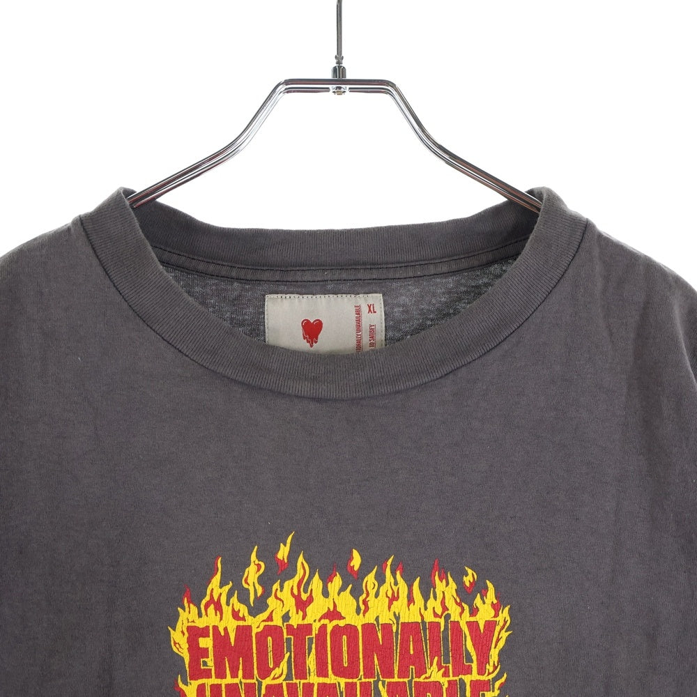 Emotionally Unavailable(エモーショナリー アンアヴェイラブル) HEARTS ON FIRE TEE ハート オン ファイヤー クルーネック カットソー 半袖Tシャツ ブラック EU-S22-0000-039