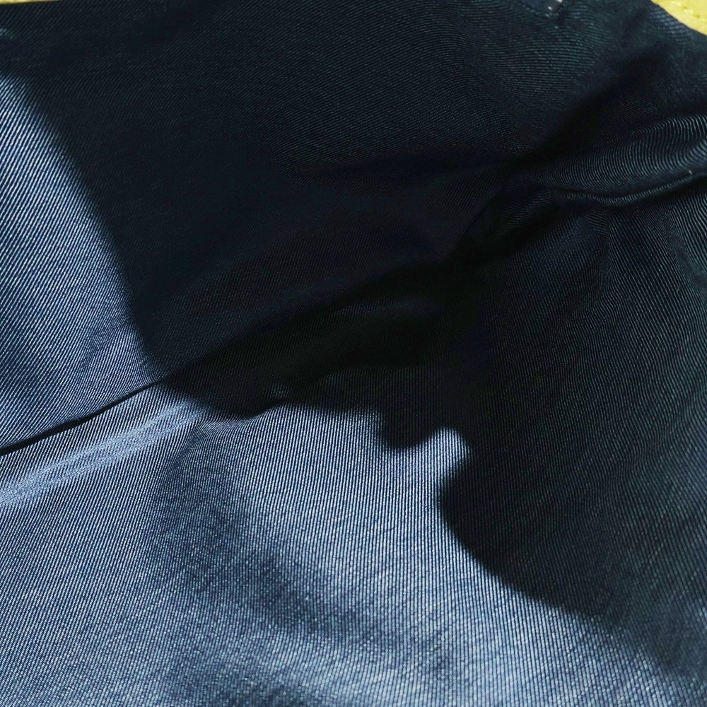 DIESEL(ディーゼル) Vジップデザイン ロゴプレート レザー ショルダーバッグ イエロー
