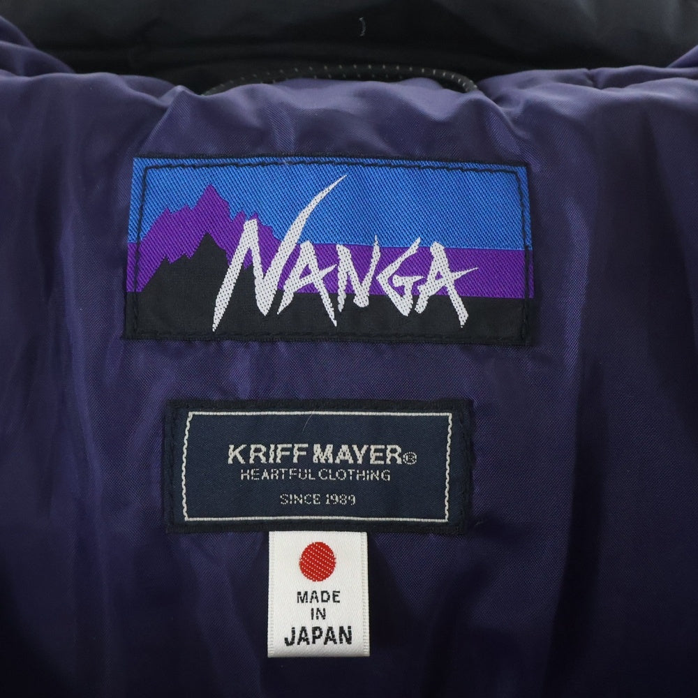 NANGA(ナンガ) ×KRIFF MAYER クリフメイヤー アームロゴデザイン フーデッド ジップアップ ダウンジャケット ブラウン 1929954