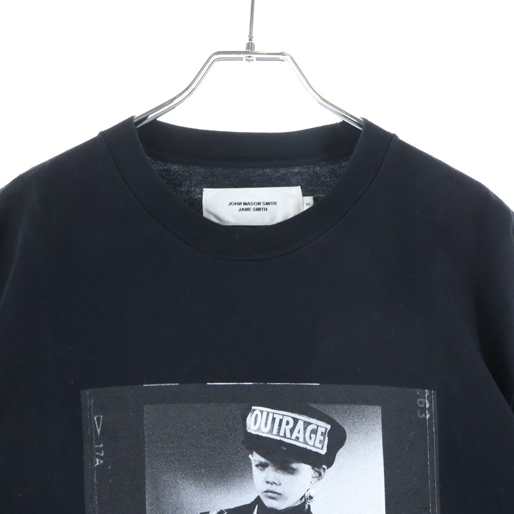 JOHN MASON SMITH(ジョン メイソン スミス) JAMIE MORGAN OUTRAGE ジャミー モーガン アウトレイジ クルーネック半袖プリントTシャツ カットソー ブラック 23WCT-#958S