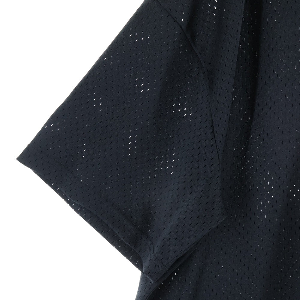 FEAR OF GOD ESSENTIALS(フィアオブゴッド エッセンシャルズ) バックロゴプリント メッシュ Vネック Tシャツ ブラック