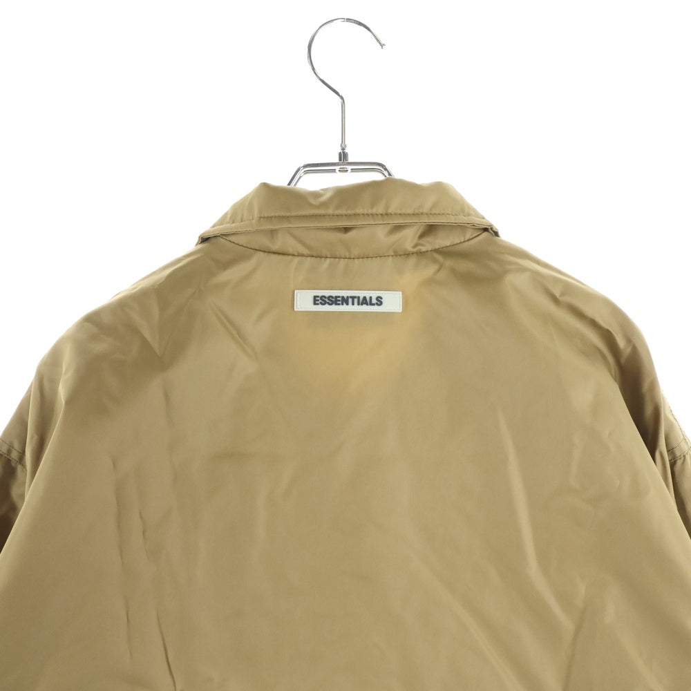 FEAR OF GOD ESSENTIALS(フィアオブゴッド エッセンシャルズ) バックロゴパッチ コーチジャケット ブラウン