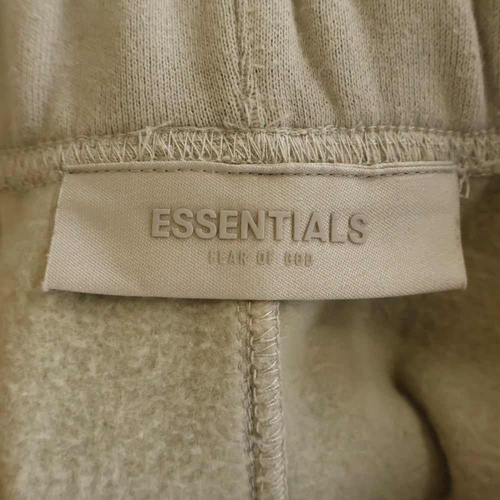 FEAR OF GOD ESSENTIALS(フィアオブゴッド エッセンシャルズ) フロントロゴ スウェットハーフパンツ ショーツ ベージュ