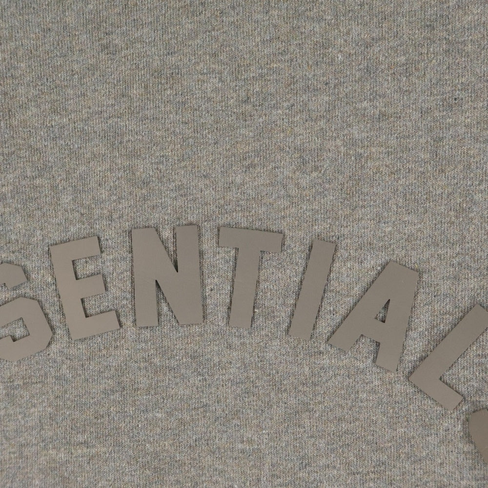 FEAR OF GOD ESSENTIALS(フィアオブゴッド エッセンシャルズ) フロントロゴ クルーネック半袖Tシャツ カットソー グレー