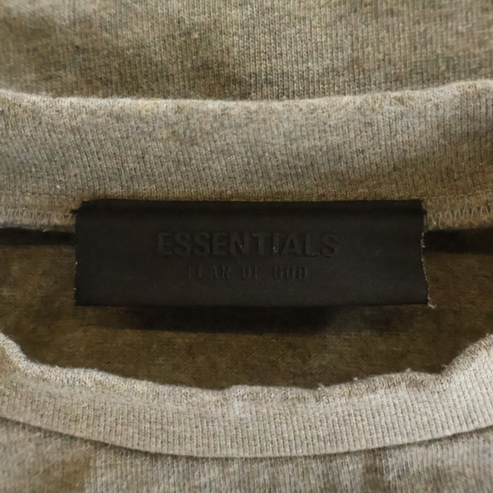 FEAR OF GOD ESSENTIALS(フィアオブゴッド エッセンシャルズ) フロントロゴ クルーネック半袖Tシャツ カットソー グレー