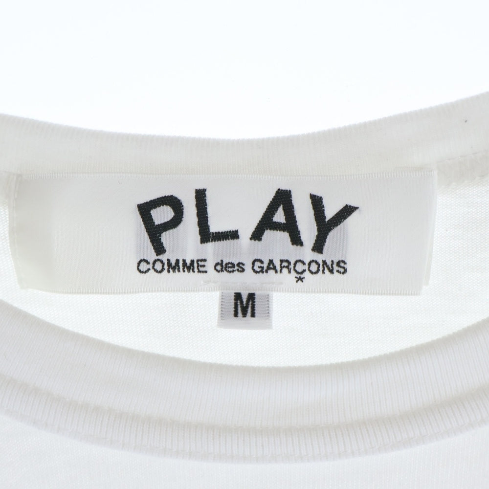 PLAY COMME des GARCONS(プレイコムデギャルソン) フロント グラフィックロゴプリント ヘンリーネック Tシャツ 半袖カットソー ホワイト AX-T350