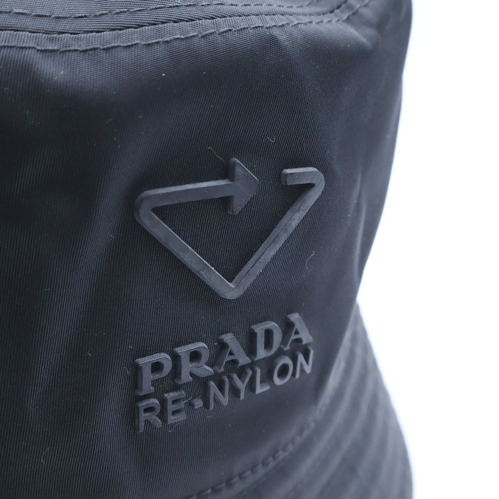PRADA(プラダ) Re-Nylon リナイロン トライアングルロゴ 三角プレート バケットハット 帽子 ブラック 2HC137