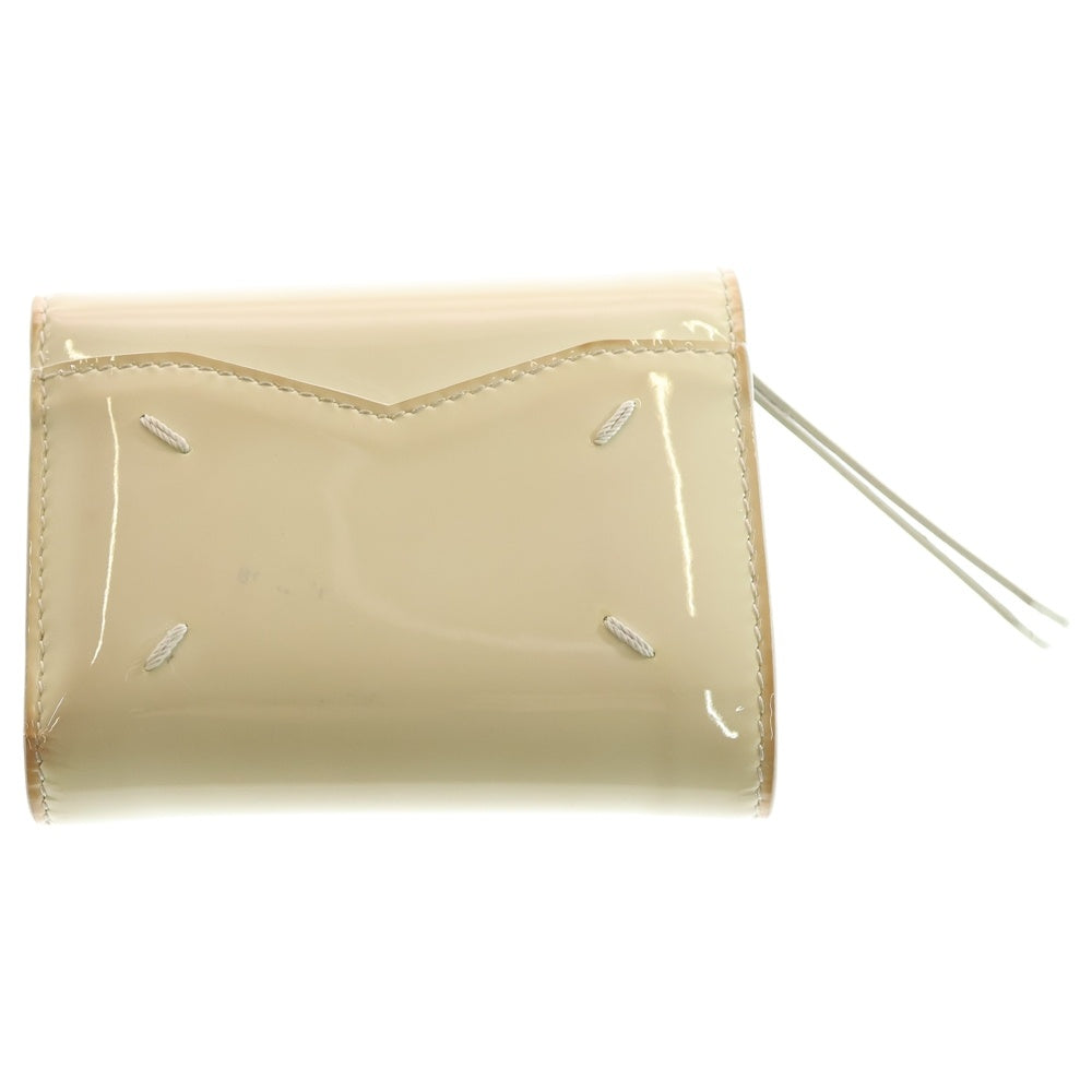 Maison Margiela(メゾンマルジェラ) 4ステッチ 3つ折り財布 エナメル パテントレザーウォレット ベージュ S56UI0136 レディース